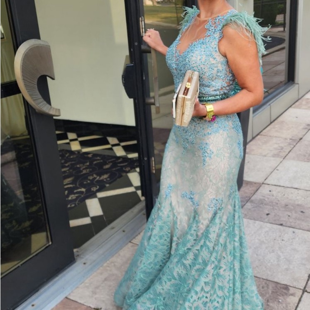 MacDuggal OR BEST OFFER ❤️‍🔥 Embellished Feather Cap Sleeve trumpet gown